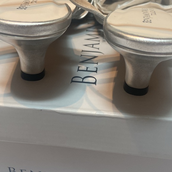 BENJAMIN WALK Lena Touch Ups Size 12 Sandals Silver Metallic Glitter NEW IN BOX - Picture 6 of 10